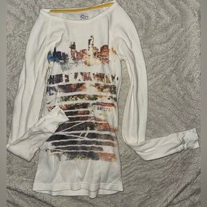 Womens Size Medium SO Shirt.